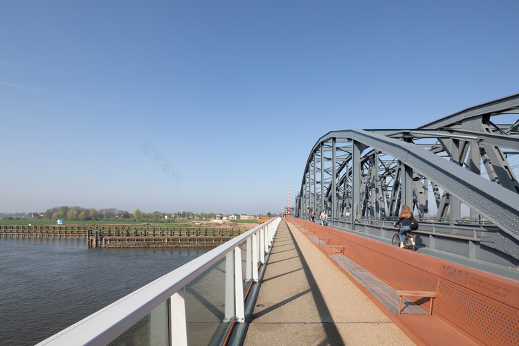 荷兰祖芬伊塞尔桥扩建工程-2