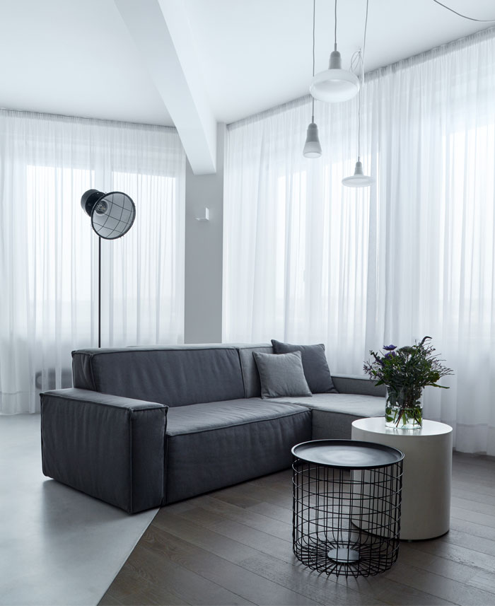 旧厂房改造的极简风格住宅公寓  Klara Valova SMLXL studio-3