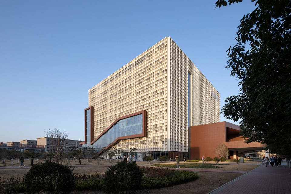 漯河食品职业学院图书信息综合楼消化知识的容器丨中国漯河丨华南理工大学建筑设计研究院有限公司-29