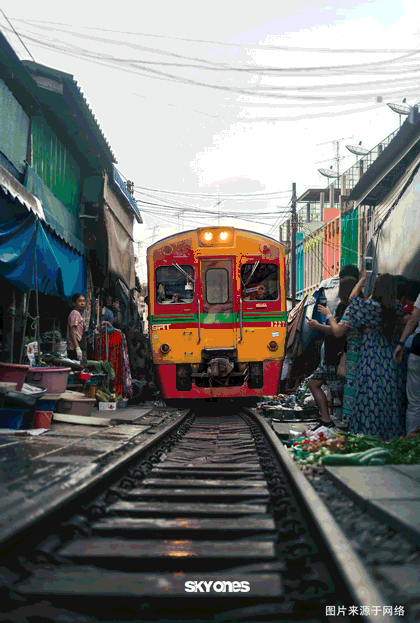 燃泰泰式火锅餐饮系统空间设计丨SKYONES-17