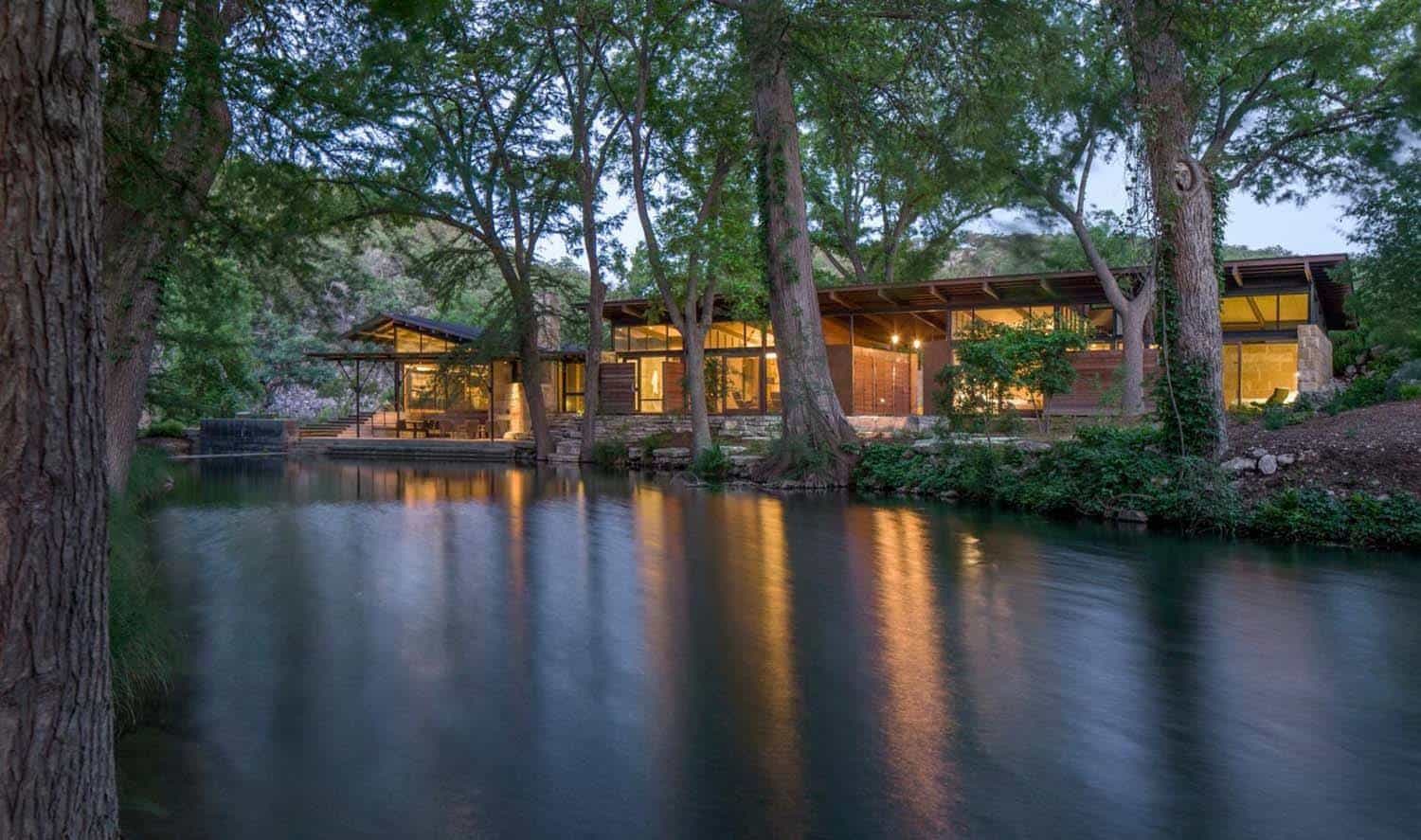 Texas Hill Country ranch home offers a water's edge retreat - One Kindesign-19