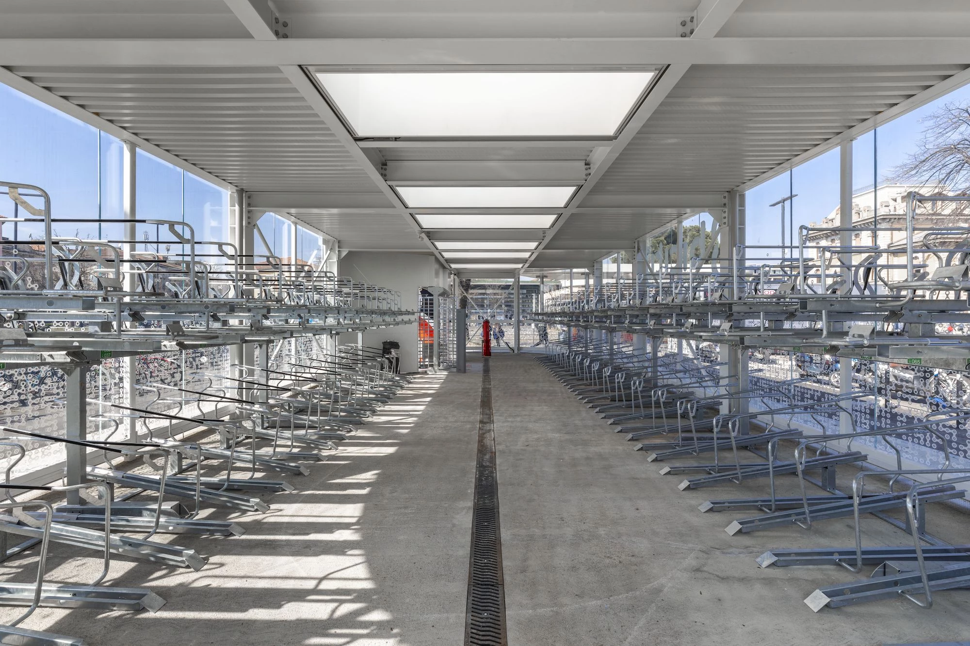 贝加莫发光自行车站丨意大利贝加莫丨STUDIO CAPITANIO ARCHITETTI-50