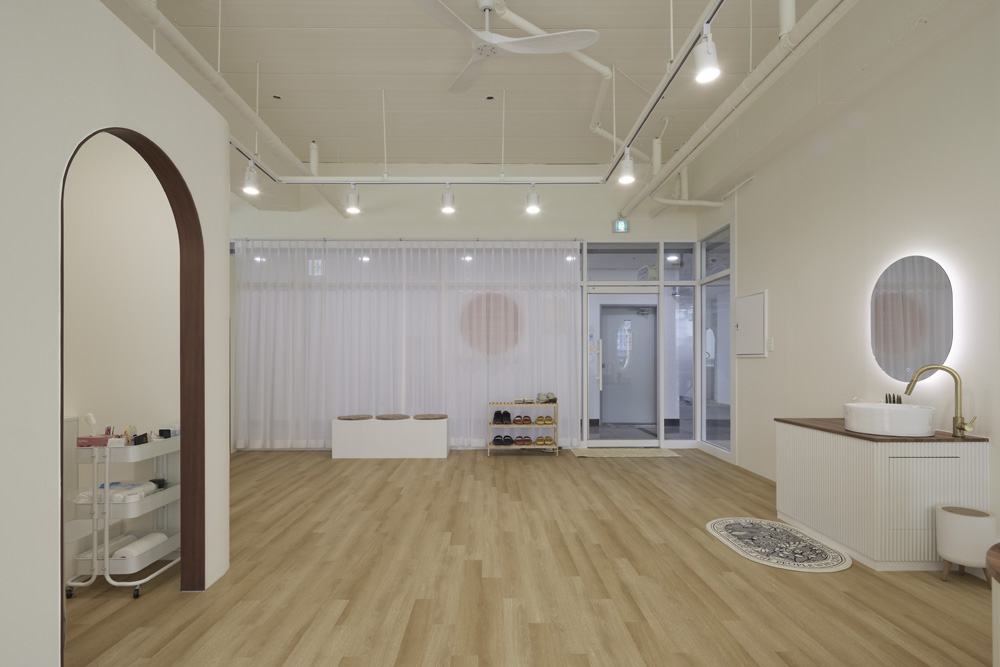 白色调的宁静空间 | 14 平米小空间的神奇设计-7