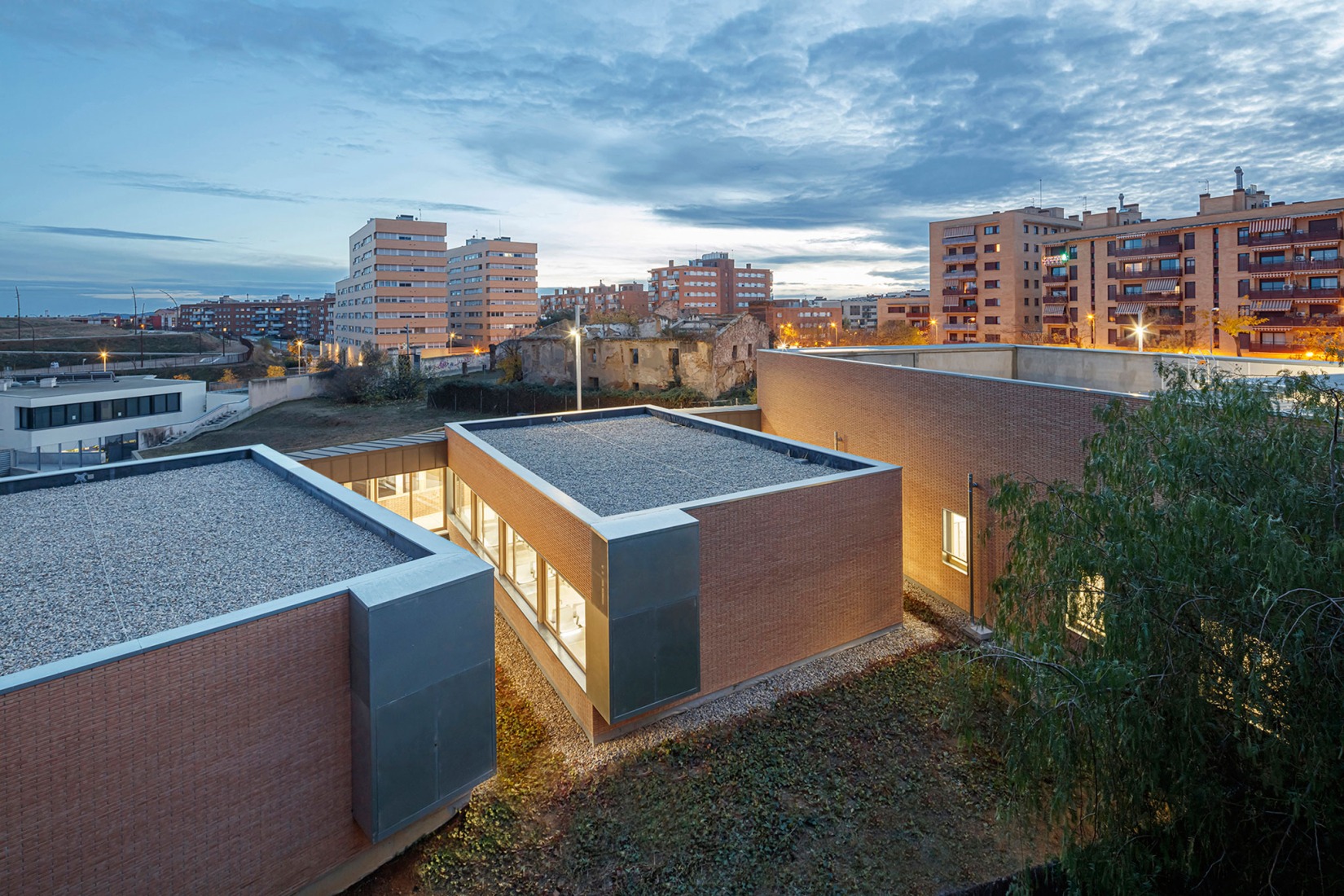 Can llong 初级医疗保健中心丨西班牙丨Comas  Pont Arquitectes-35