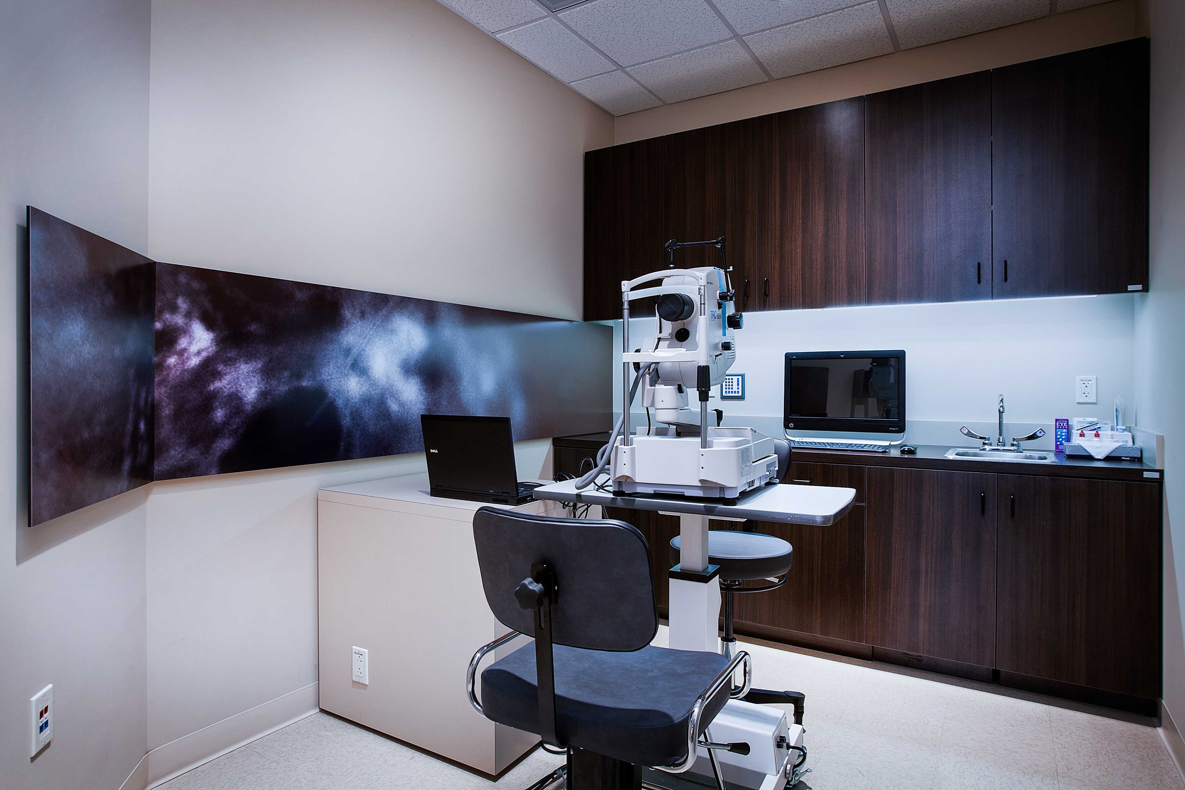 洛杉矶 Retina Macula 研究所新医疗办公室-6