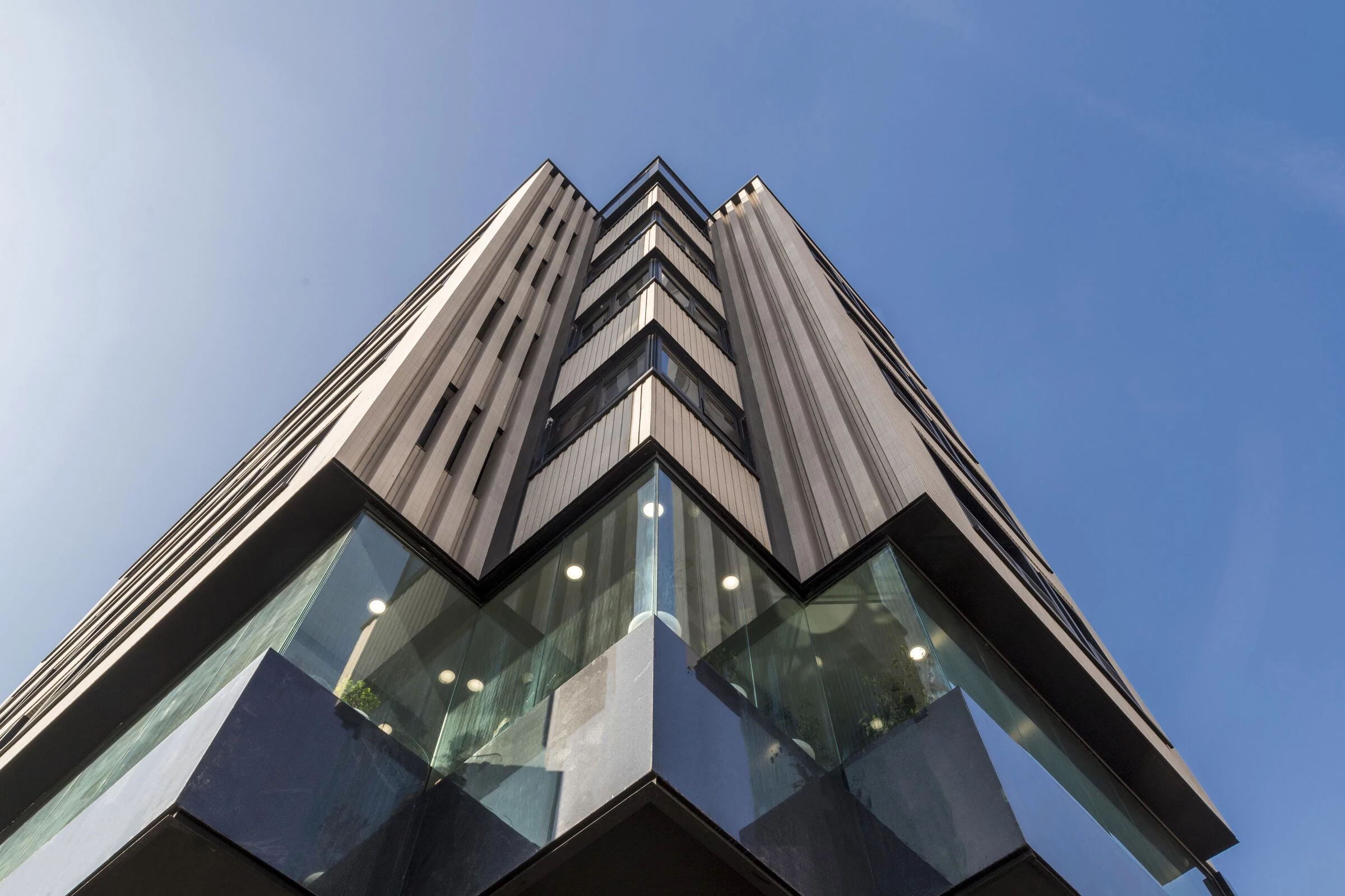 AGHAGHIA · 伊朗 Qom 的悬浮雕塑式公寓设计丨RJ ARCHITECTS-22