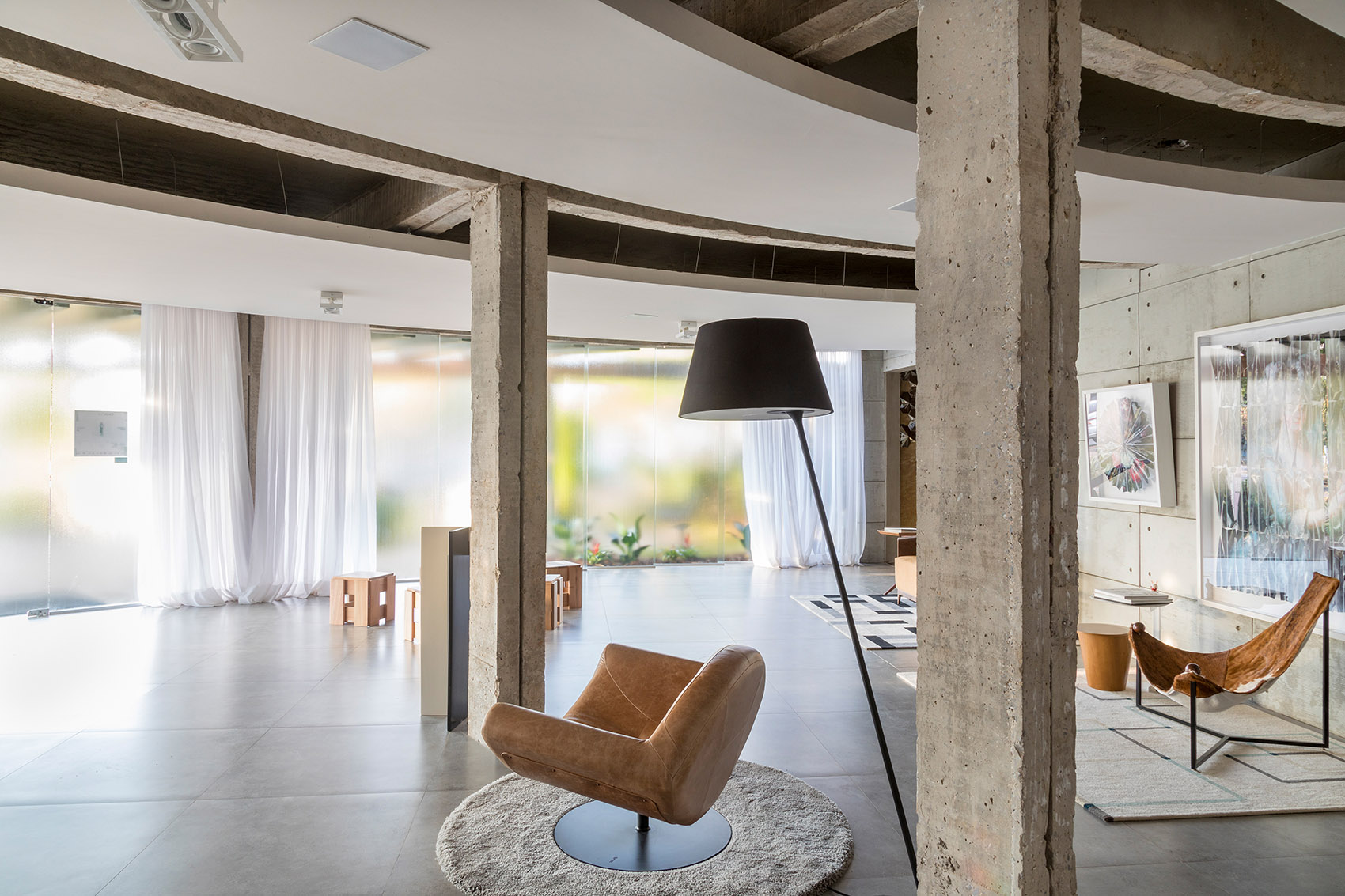 六一艺廊,巴西利亚 / Debaixo do Bloco Arquitetura-40