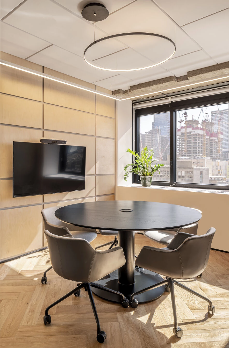 Swimm 办公室 | 简约明亮,展现灵动创新企业文化-13