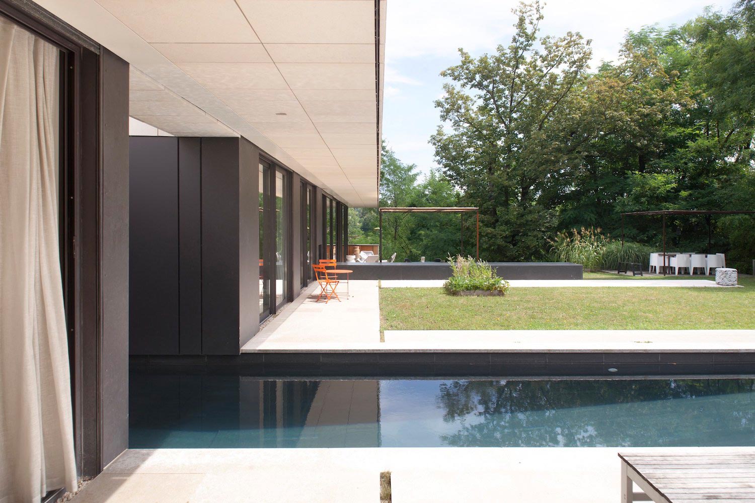 法国 Charbonnières les Bains 自然光住宅-17