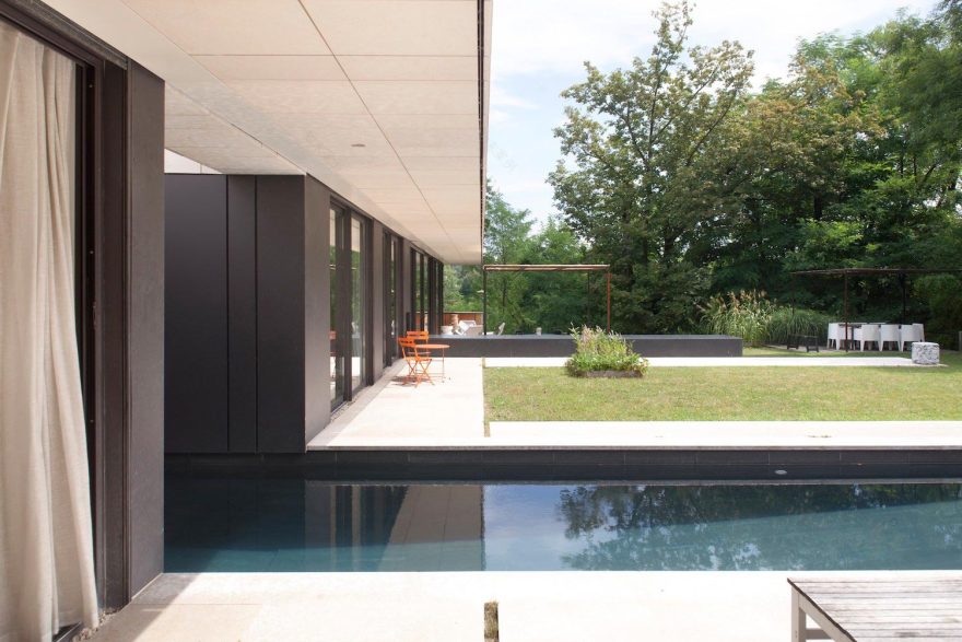 法国 Charbonnières les Bains 自然光住宅-17