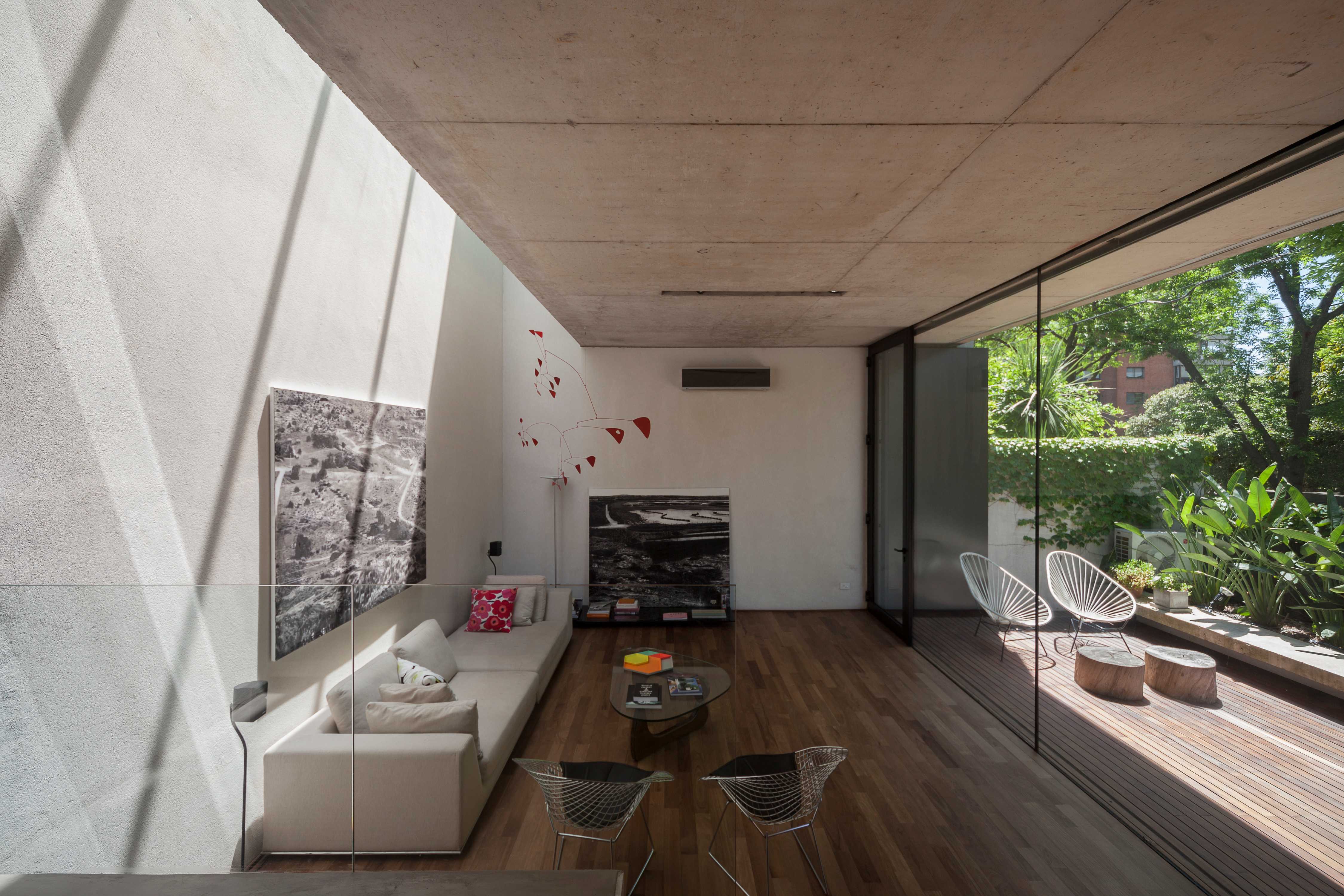 布宜诺斯艾利斯“角落之家”垂直布局的现代住宅设计-8