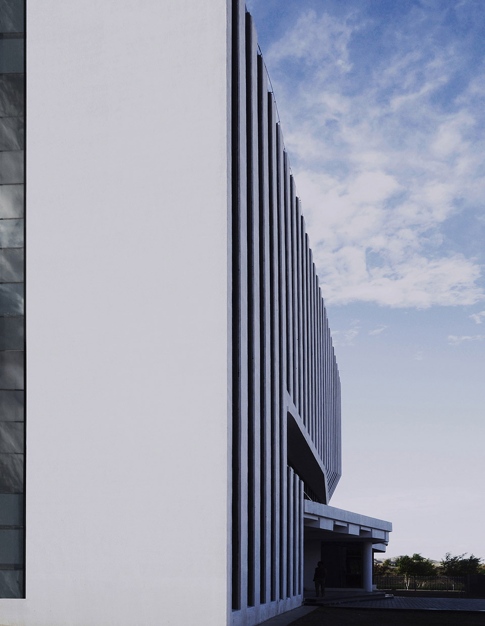 切片层岩，内蒙古林西至尊全集制造有限公司办公楼 / 大连松岩设计-57