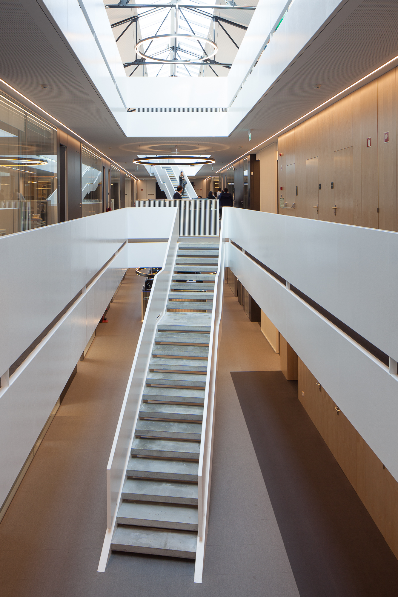 " Lisbon 潮流工业风办公空间"-34