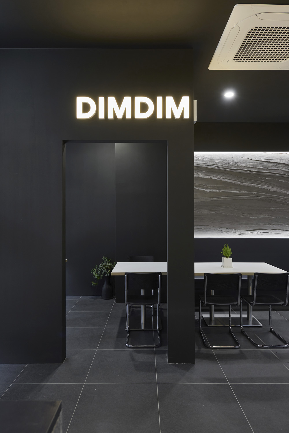 29 平现代中式餐厅，演绎高级黑的魅力-13