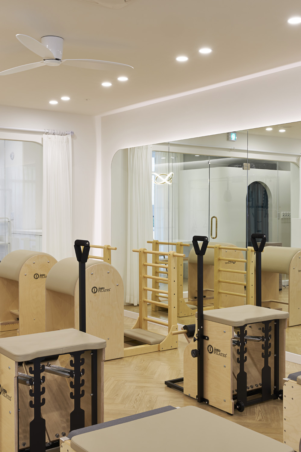 20 平米高级 Pilates 学院，现代简约设计典范-10