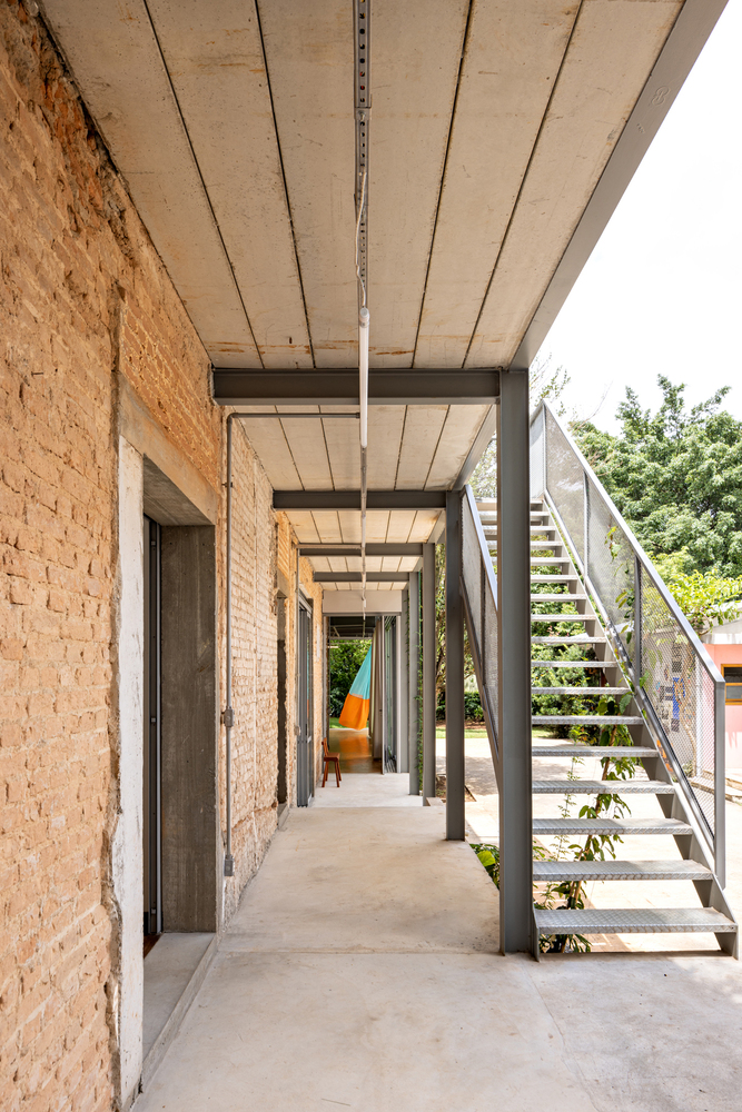 液态之家 · 将私人住宅转变为艺术创作的共享空间丨巴西圣保罗丨Julia Feldens-9