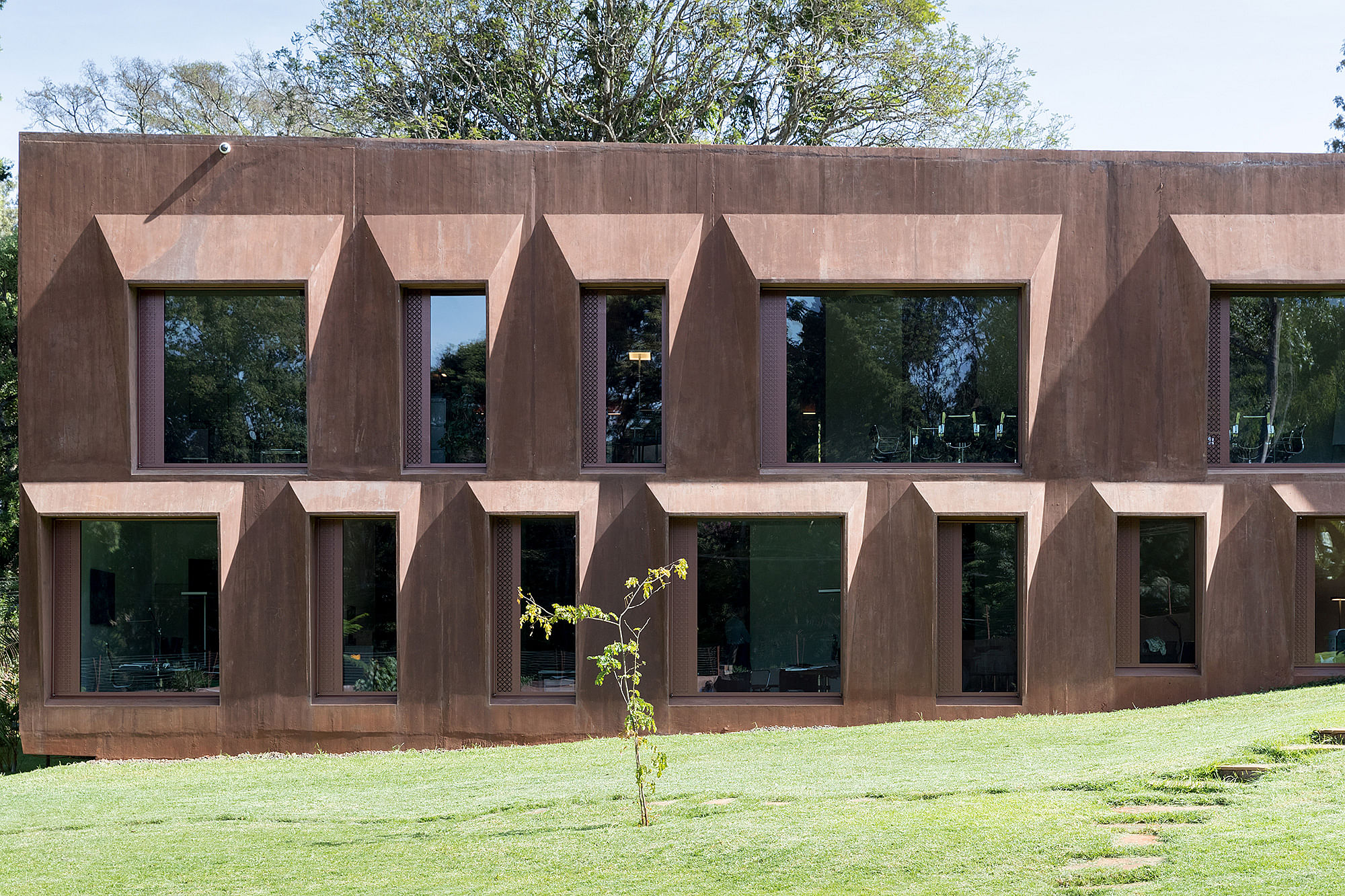 肯尼亚内罗毕新瑞士大使馆丨Roeoesli & Maeder Architects（ro.ma）-9