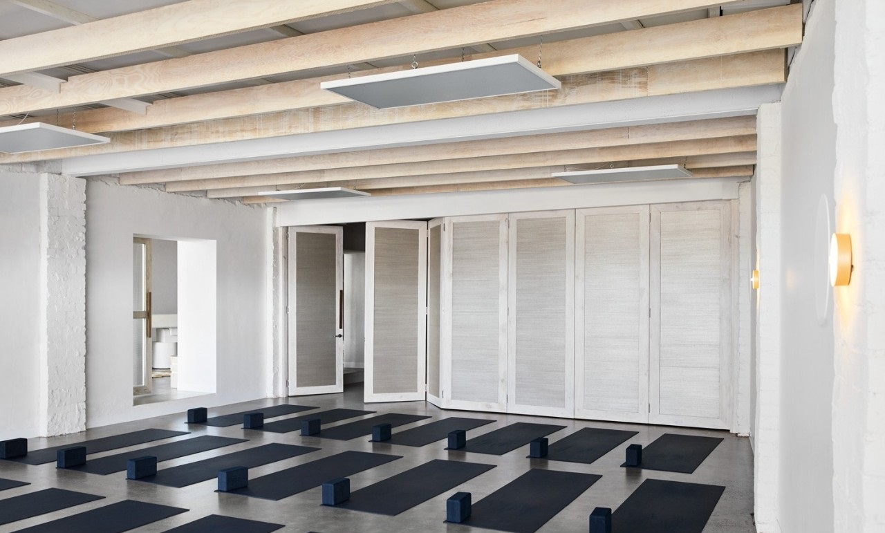 海洋灵感瑜伽室 | Golden Studio 的 Warrior One-15