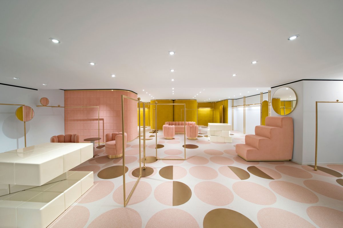 香港华伦天奴旗舰店-14