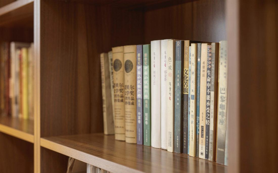 小户型逆袭!室内设计师如何将昏暗拥挤的家变宽敞明亮-58