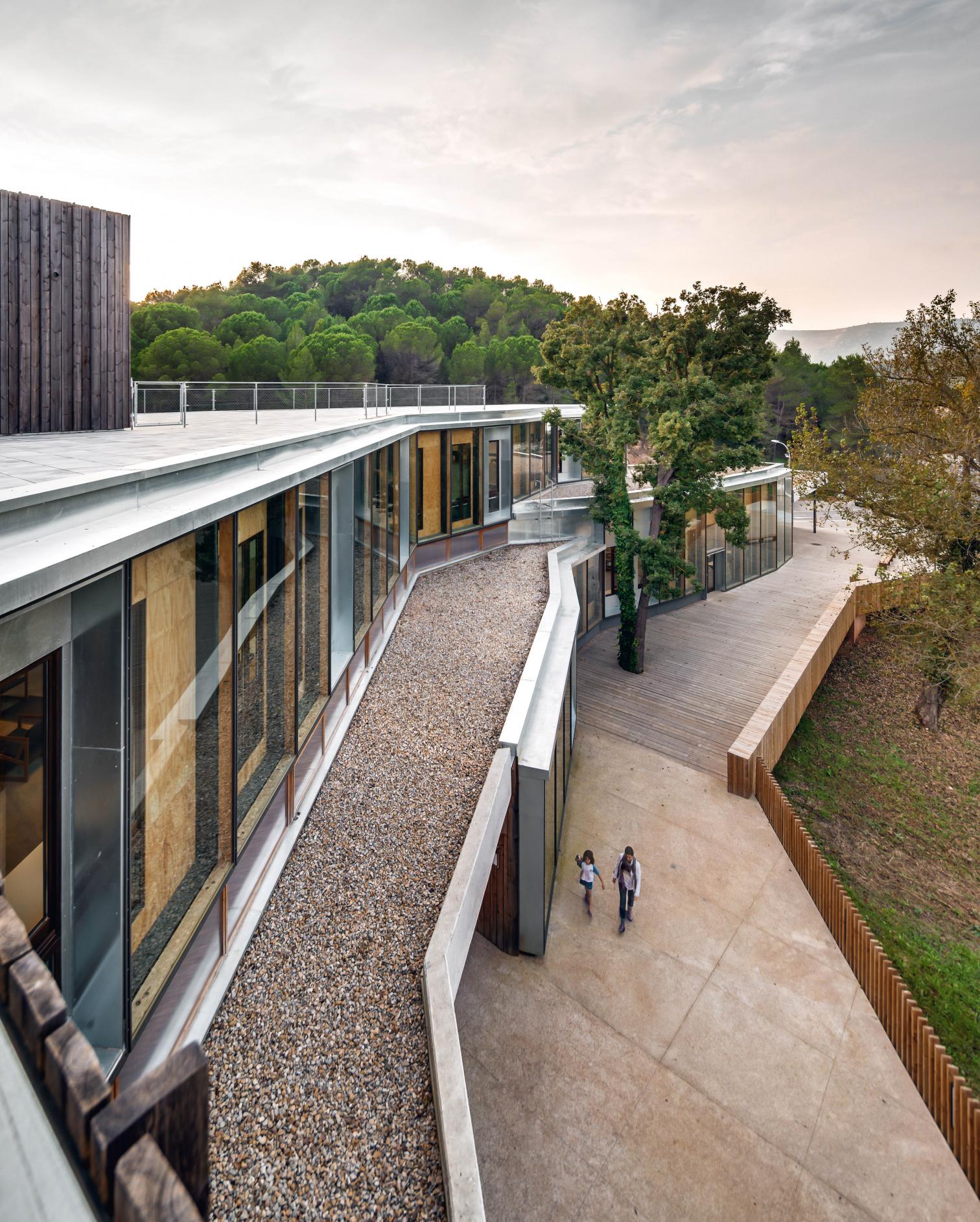 融合自然的文化中心 | 西班牙 Begues 市木质 Centro Cívico y Biblioteca-7