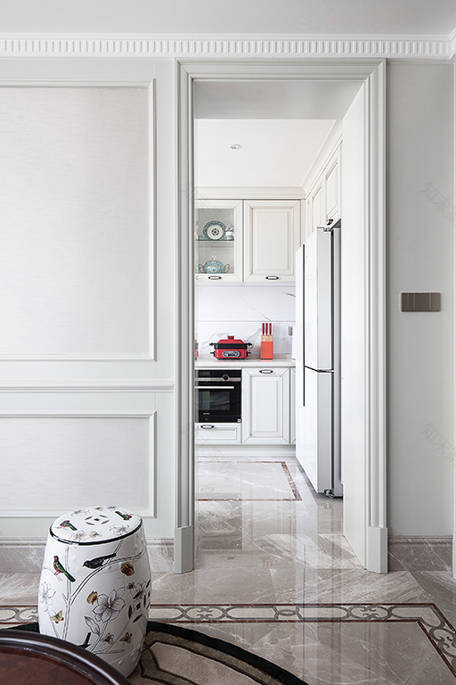 藏红元素融入法式风格,缔造浪漫和谐家居-7