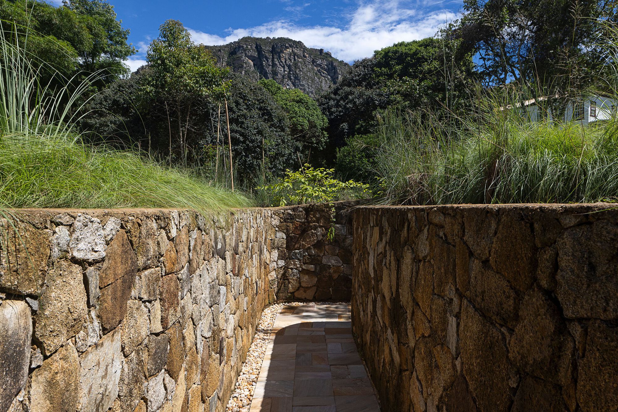 São José 山脉脚下的小教堂丨巴西丨MACh Arquitetos-49