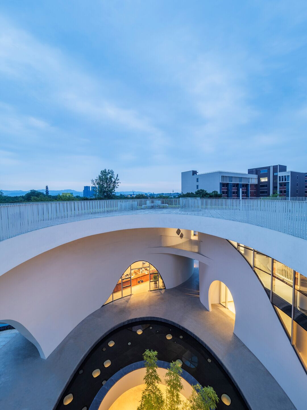 成都科技产业园地标建筑·龙泉涌泉白楼-29