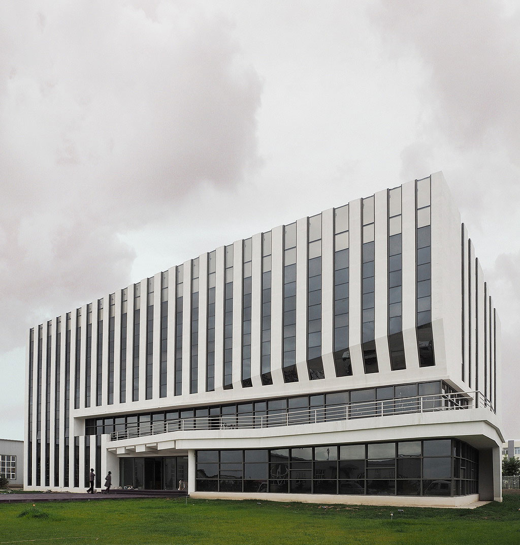 切片层岩 · 赤峰市林西县工业园区的立体艺塑办公建筑丨蒙古丨大连松岩建筑设计院有限公司-8