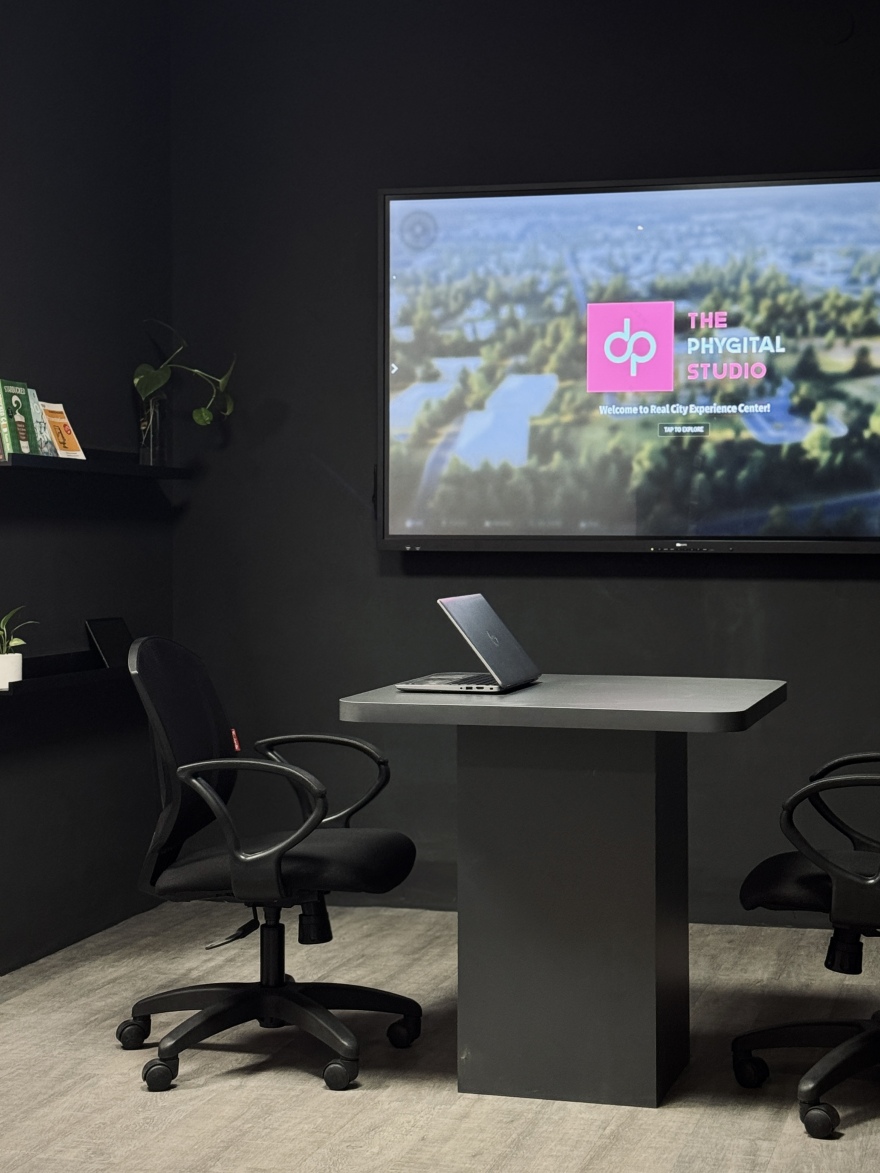 The phygital studio: office and experience center-8