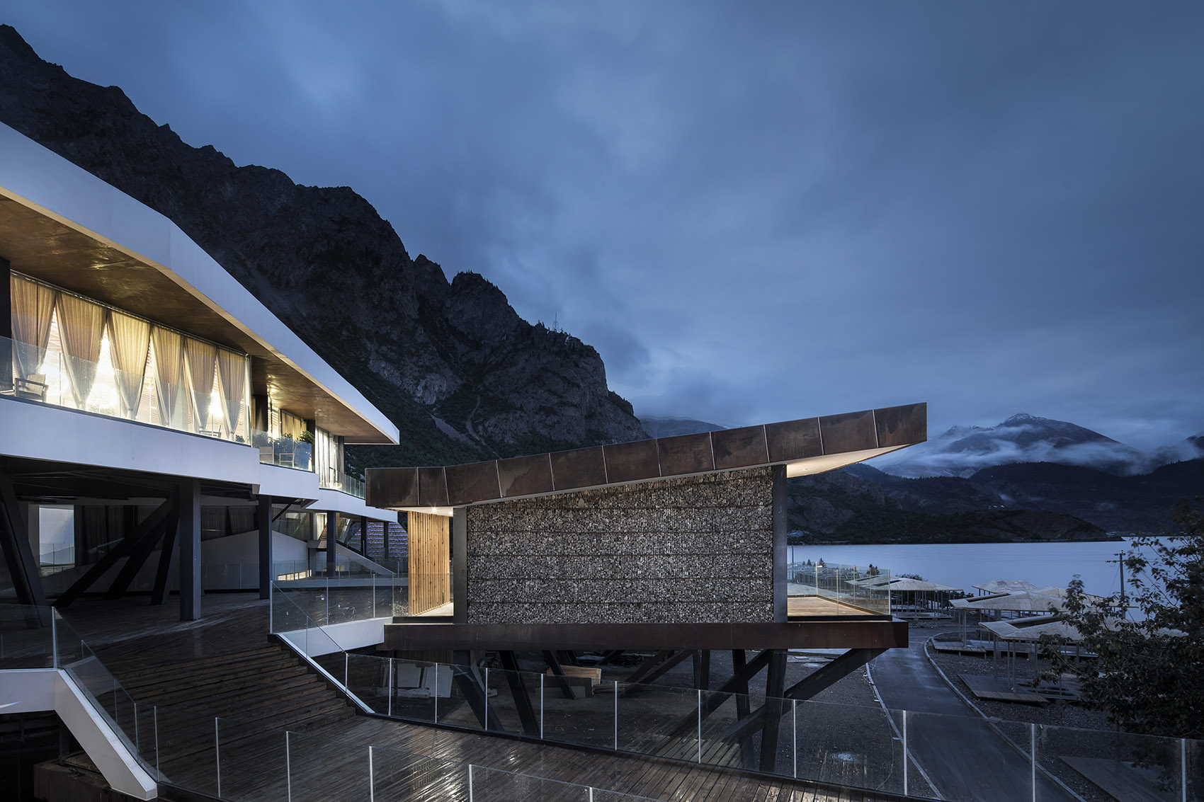 然乌湖国际自驾与房车营地，西藏 / 小隐建筑-42