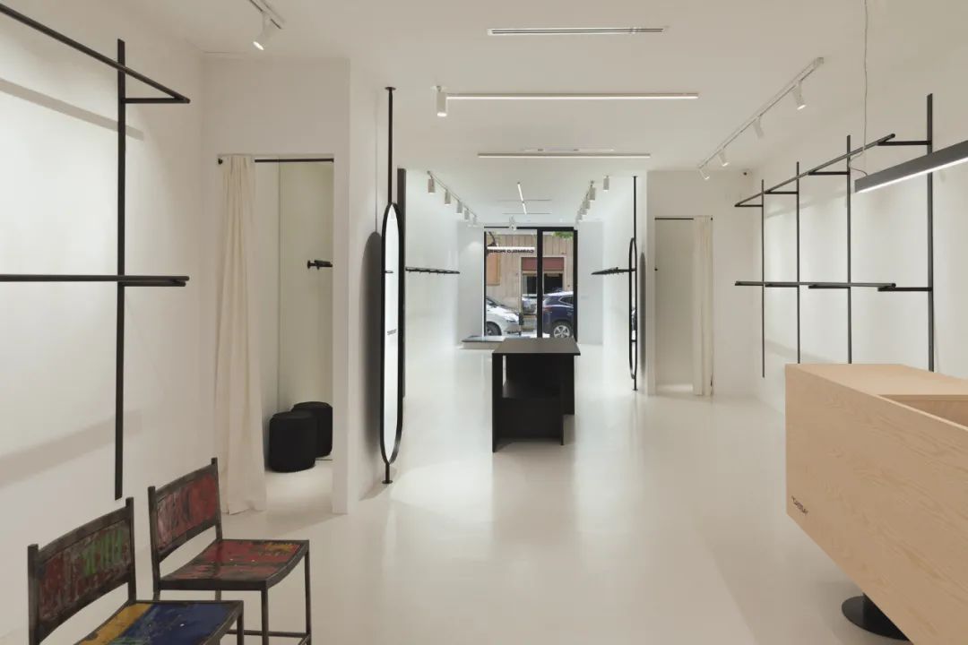 极简黑白,打造意式时尚空间-8