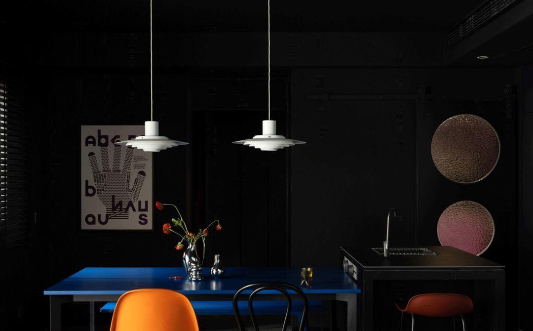 清羽设计丨平层丨粉色楼梯紫色墙壁酷炫星球-18