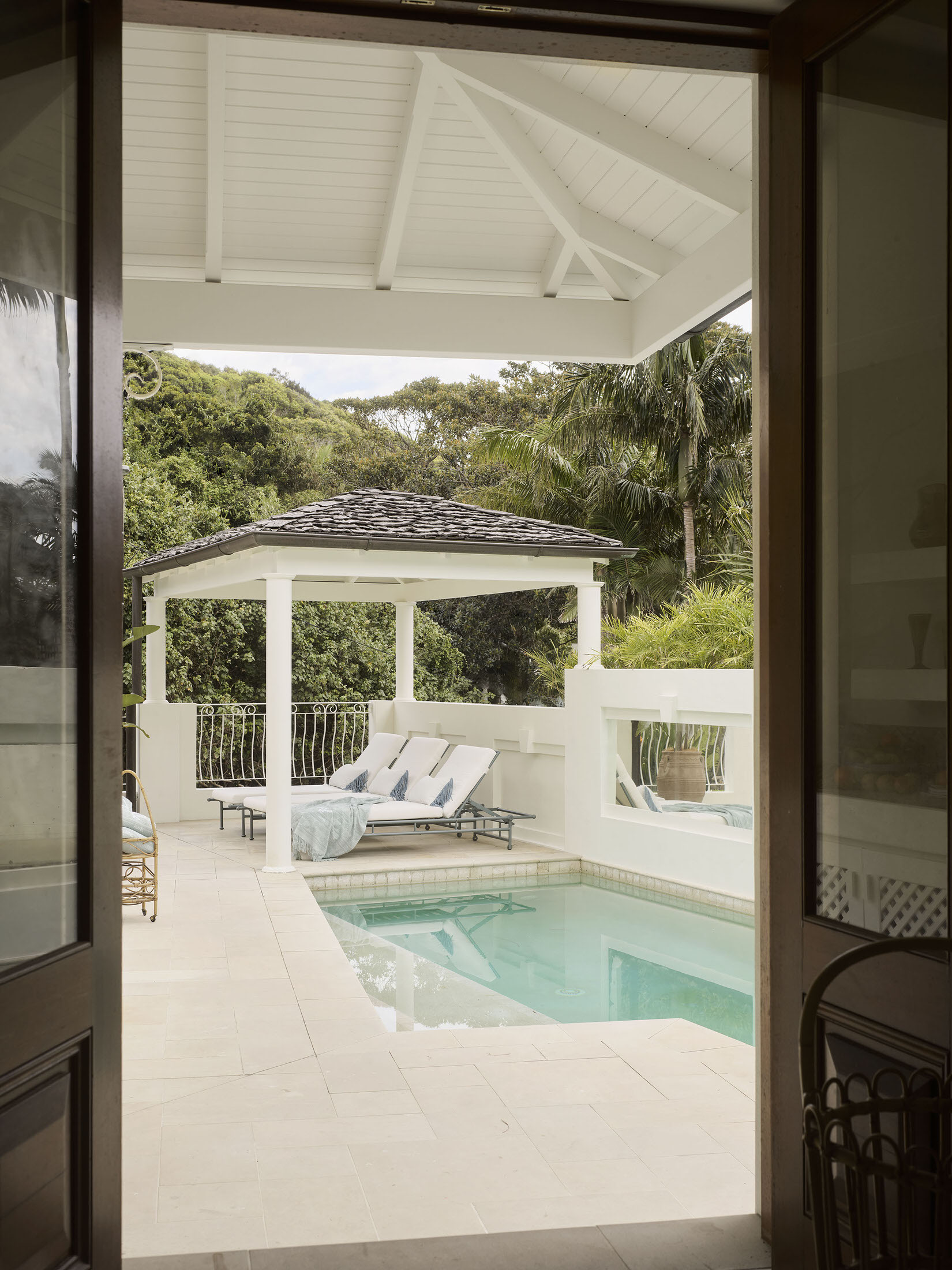 Tamsin Johnson Brings Spanish-Hollywood Glamour to New Raes Guesthouses in Byron Bay.-11