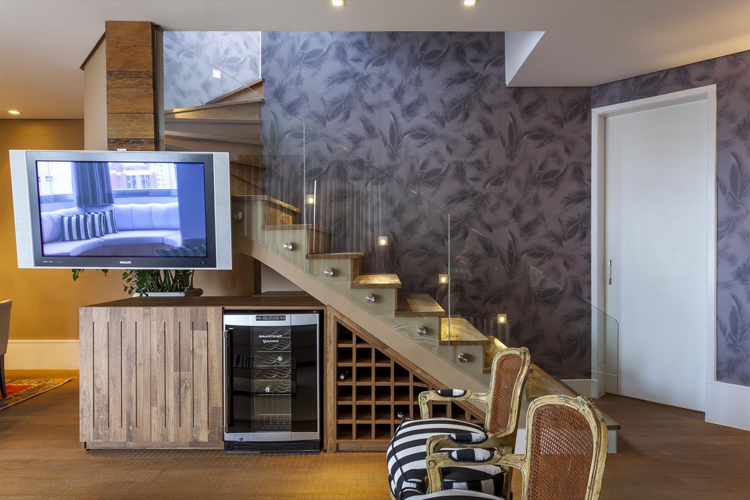 巴西圣保罗 350 平米现代公寓,木质与玻璃的精致细节-10