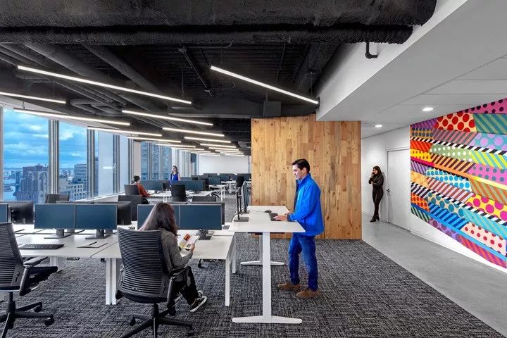 纽约缤客办公室——工业风中的协作与创新-5