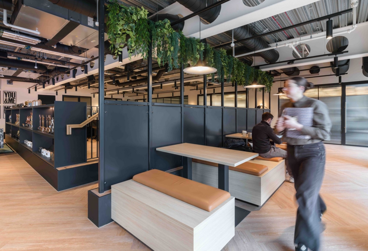 Havas Lynx Offices by Bluesky Design Interiors-22