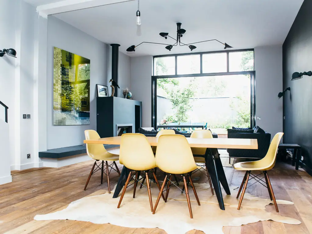 巴黎现代 Loft 风格住宅，开放式庭院打造生活新体验-2