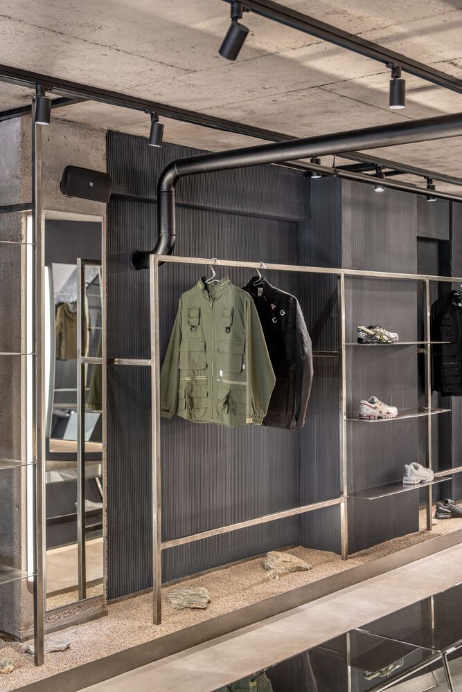 乌克兰 PULSE 运动品牌服饰店丨不详-25