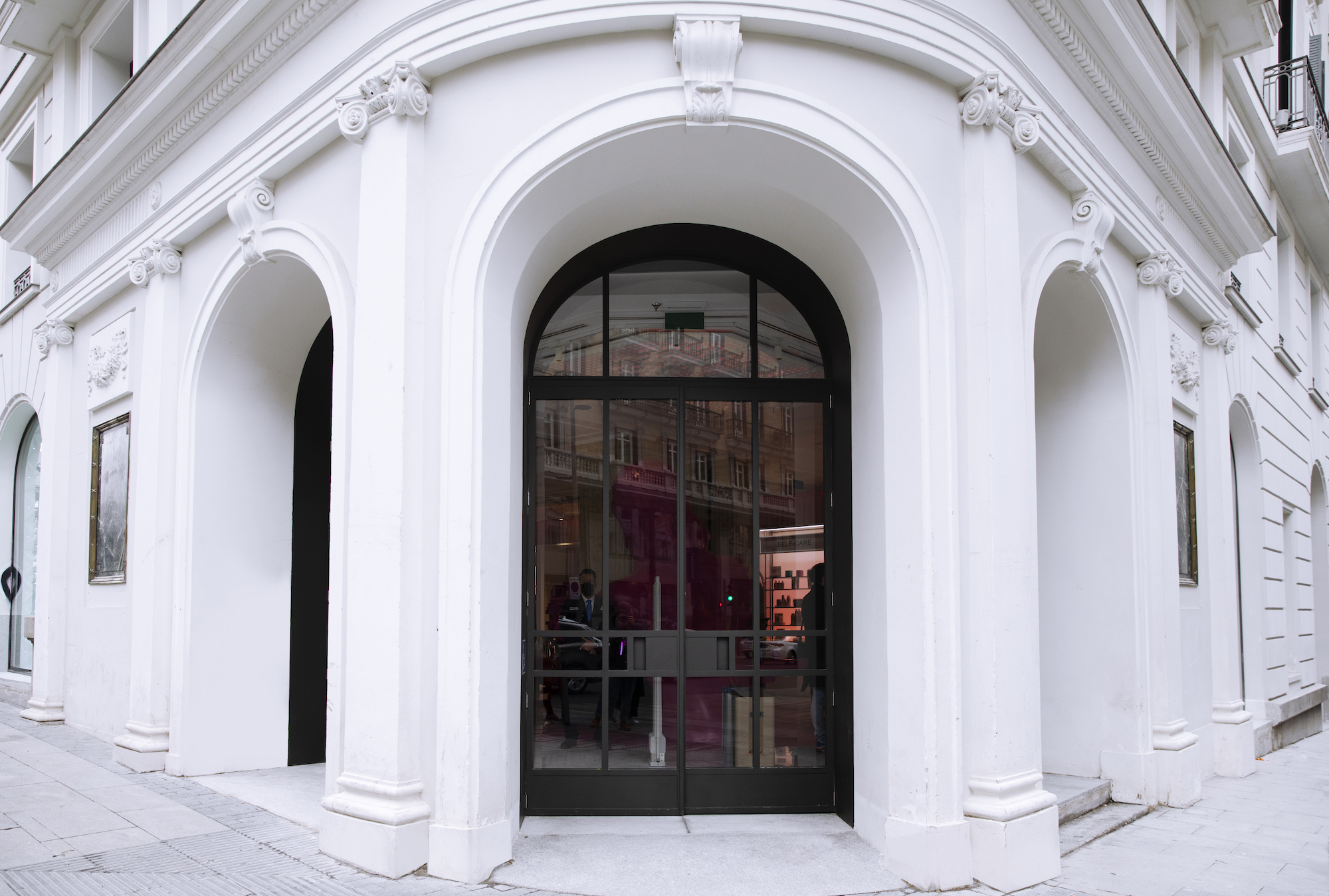 WOW 在线购物体验店丨西班牙马德里丨External Reference-81