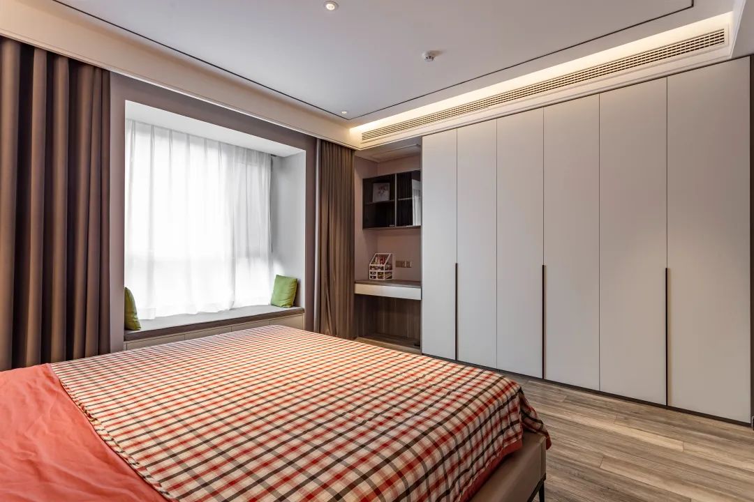 现代轻奢·160 平高级住宅丨梁明-37