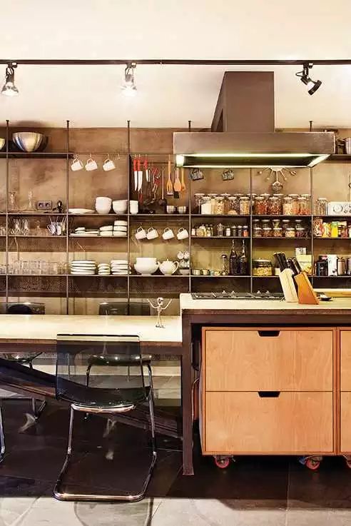 阁楼时光，远方和低生活都在画框里-5