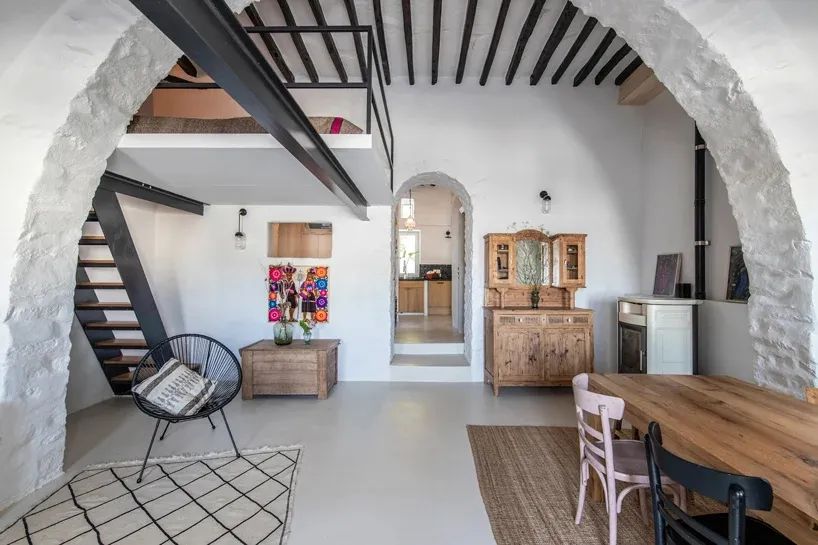 希腊百年老宅现代民宿修复与翻新丨Bobotis+Bobotis 建筑事务所-16
