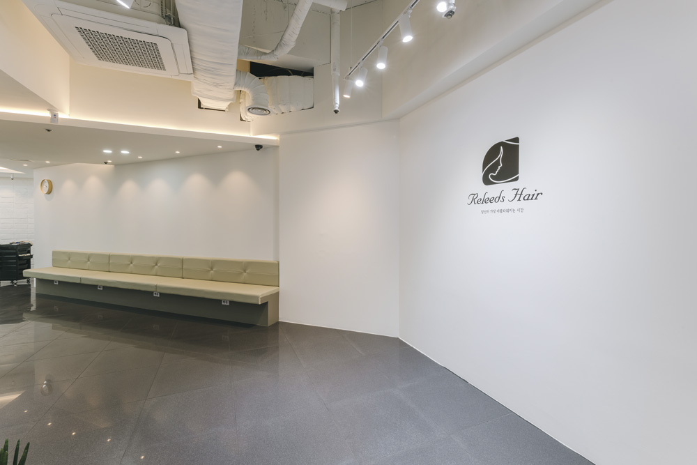 白色简约 40 平米釜山美容店翻新设计-9