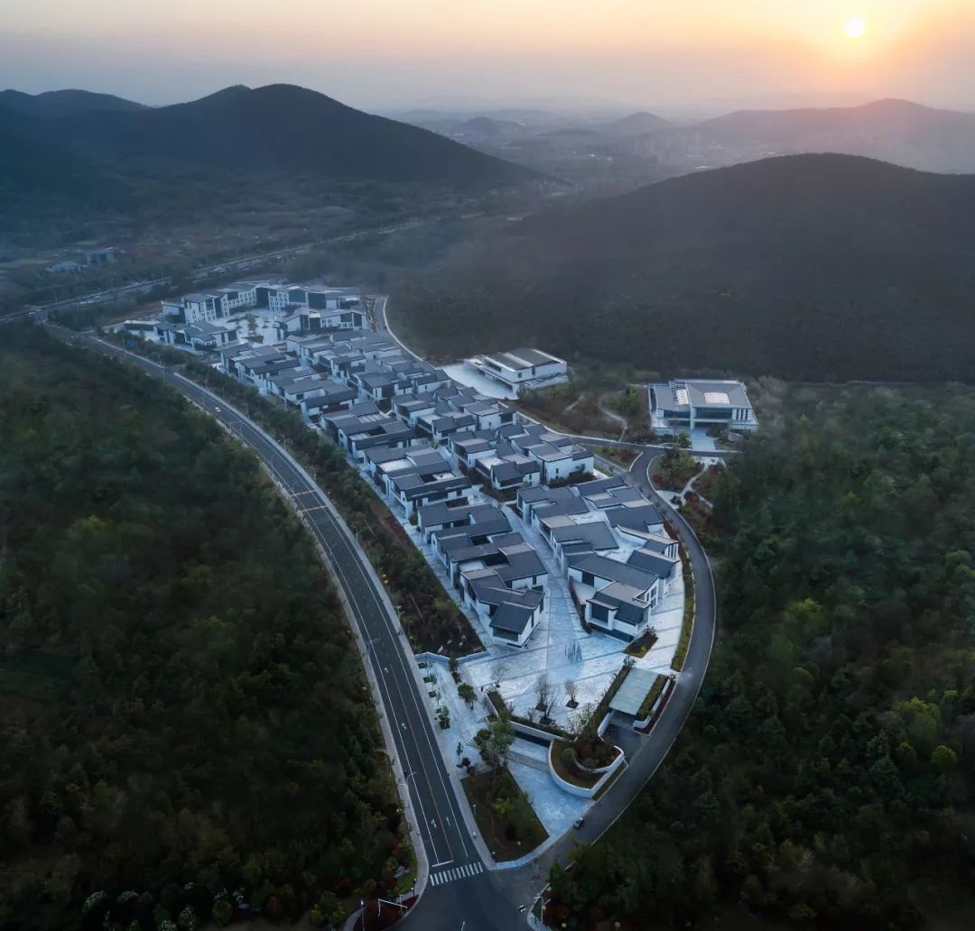 珠山艺术街区 | 融入自然的艺术新景-21