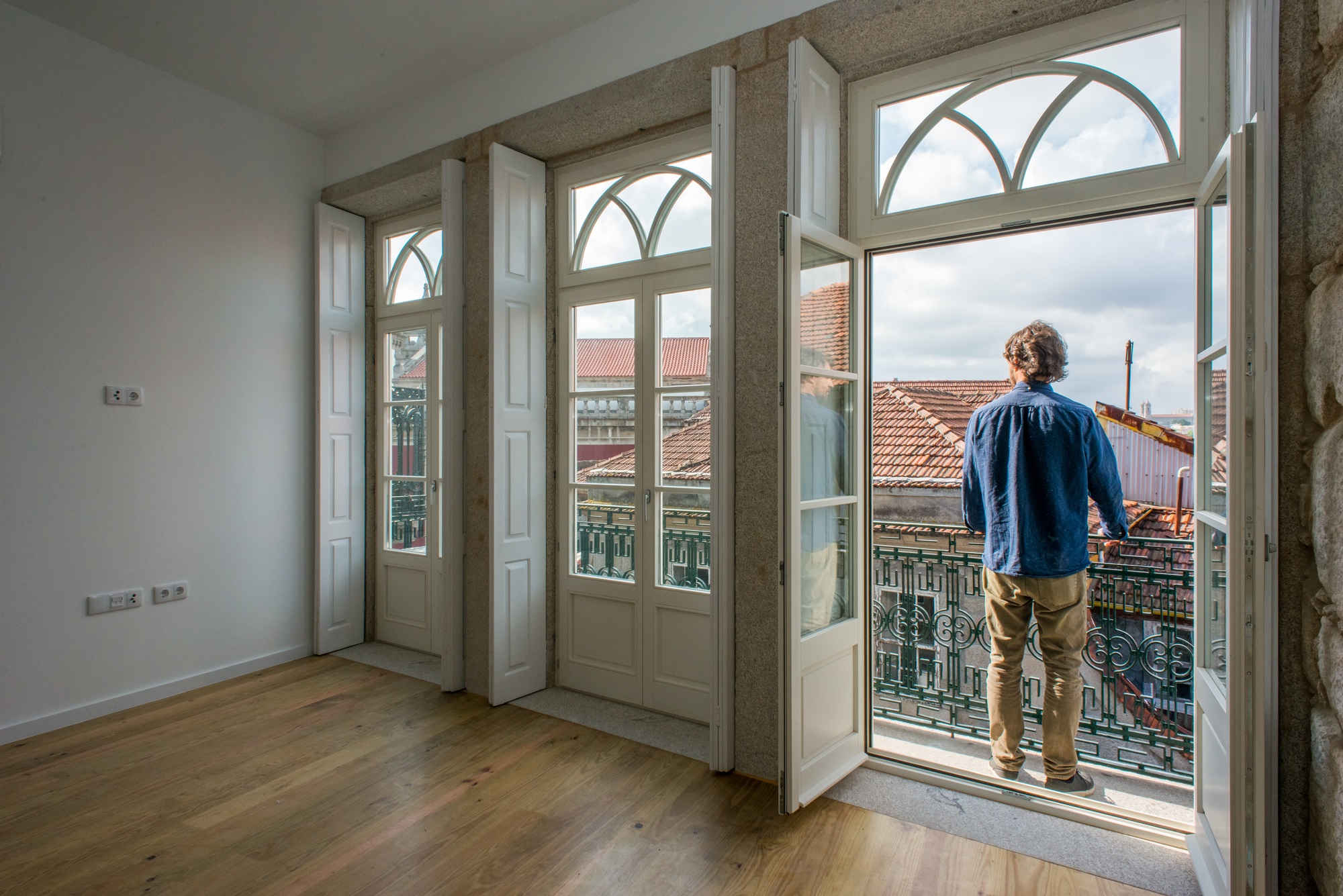 4 Apartments in Porto / Atelier Pupa-10