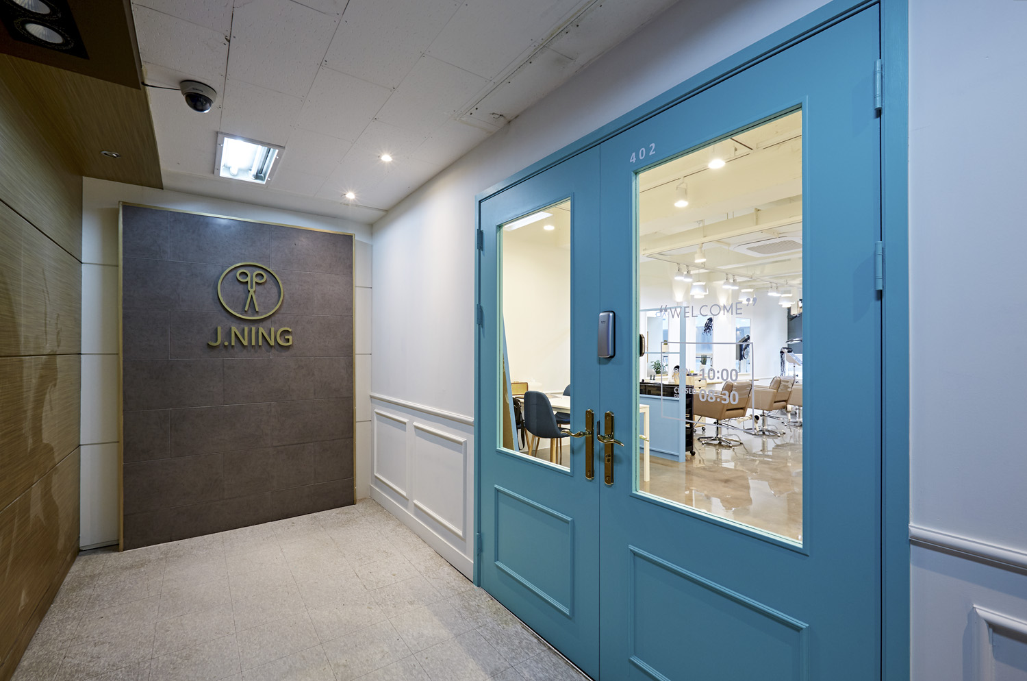 简约清新 15 坪美妆店设计-11