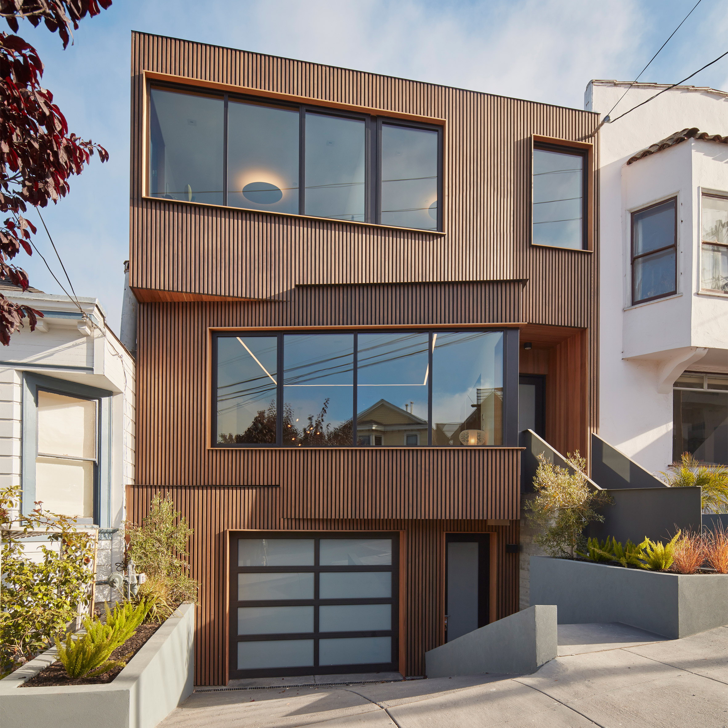 IwamotoScott organises San Francisco home around light-filled stairwell-0