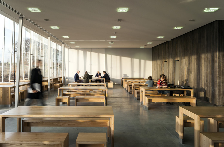 Stonehenge Visitor Centre  Denton Corker Marshall-20