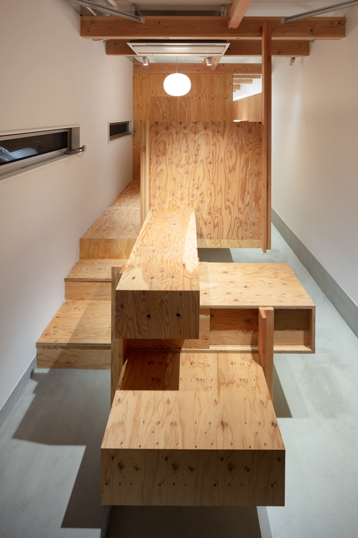 日本大阪 LAND 发型沙龙,狭长空间里的多功能设计-7